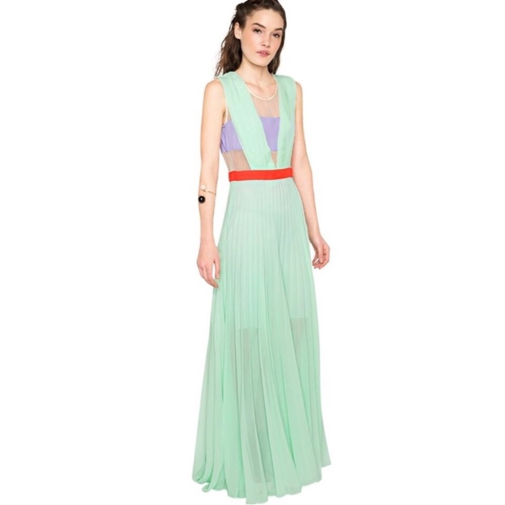 Beautiful mint colored dress!